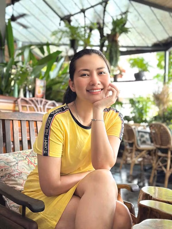 39 tuổi chinh chiến qua nhiều bộ phim đình đám, đóng cặp với nhiều nam diễn viên điển trai đào hoa nhưng Ngọc Lan hiện tại vẫn lẻ bóng.