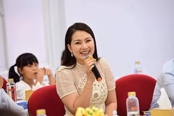 Nhưng cuộc sống riêng tư của "kiều nữ" lại có những biến cố không phải ai cũng biết. Và chính những biến cố ấy đã làm cho Ngọc Lan trở nên chín chắn trưởng thành hơn so với tuổi.