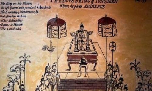 Theo sách "Tiền cổ Việt Nam", Lê Hiển Tông là vị vua cho phát hành nhiều loại tiền nhất trong lịch sử phong kiến Việt Nam. Trong 46 năm làm vua, Lê Hiển Tông cho đúc tới 16 loại tiền khác nhau để lưu hành trong nước.