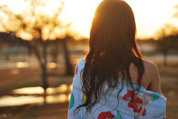  Tuổi Dậu: Dậu quá mệt vì áp lực công việc. Nếu bạn cảm thấy không còn sức thì hãy xin nghỉ một vài ngày để lấy lại phong độ. Tiền bạc chưa được tốt cho lắm nhưng hãy bình tĩnh để lập kế hoạch kiếm tiền nhé. Hôm nay nên ngồi bình tâm lại để lập kế hoạch kinh doanh cùng với bạn bè. Có nhiều người sẽ cho bạn được những bài học thực sự tốt đó. Con số may mắn: 2, 5. Màu sắc may mắn: Vàng, đỏ. Quý nhân phù trợ: Tuất, Dậu. 