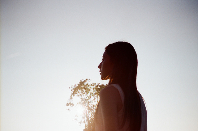 br/> Tuổi Tỵ: Tỵ thông minh nhanh trí, hôm nay được cấp trên khen ngợi và thưởng nóng vì thành tích bạn mang lại cho công ty. Cố gắng phát huy tinh thần này, sớm sẽ được thăng quan tiến chức. Tiền bạc khá ổn chỉ là bạn chưa biết lập kế hoạch tiết kiệm. Lúc nào cũng phải tính toán tiền nong, đừng chi tiêu vô tổ chức. Con số may mắn: 5, 7. Màu sắc may mắn: Màu đỏ, tím. Quý nhân phù trợ: Tuất, Ngọ.