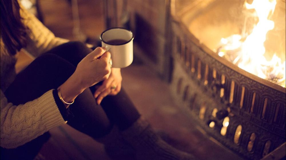  Tuổi Hợi: Tử vi hàng ngày ngày 20/10/2020 của 12 con giáp chúc mừng Hợi vì công việc hanh thông, tình duyên phơi phới. Bạn lúc nào cũng giữ phong độ, vài điều không may mắn cũng chẳng làm bạn nản lòng. Tình yêu đang tiến triển, chỉ cần bạn kiên trì hơn một chút nữa thì người ấy sẽ đổ gục dưới chân bạn. Màu sắc may mắn: Màu vàng, đỏ. Con số may mắn: 1, 6. Quý nhân phù trợ: Thìn, Dần. (Thông tin mang tính chất trắc nghiệm vui). 