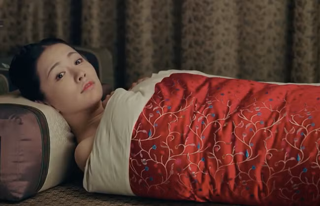 Im lang khi thi tam voi Hoang de va hang loat quy tac cho phi tan-Hinh-2