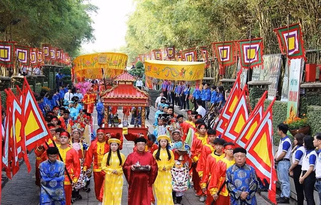 Tín ngưỡng thờ cúng Hùng Vương đã được Bộ VH-TT-DL ghi danh vào Danh mục di sản văn hóa phi vật thể quốc gia và được UNESCO công nhận là Di sản văn hóa phi vật thể đại diện của nhân loại vào ngày 6/12/2012. Đây chính là sự đề cao sự thống nhất trong đa dạng văn hóa của cộng đồng các dân tộc Việt Nam.