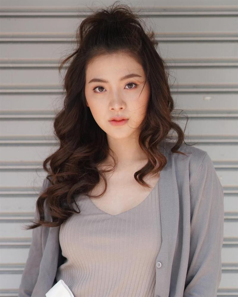 Con giáp này may mắn đúng ngày mùng 1 âm khi nhận lời tỏ tình từ người mình yêu. Hơn nữa, cấp trên báo với bạn về cơ hội mới, bạn hoàn toàn có thể tự tin rằng mình sẽ làm được ở vị trí cao nhé. (Thông tin chỉ mang tính tham khảo, chiêm nghiệm) . 