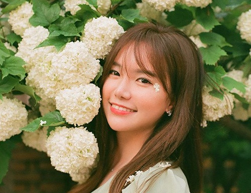 Tiền bạc đổ về ầm ầm nhờ công việc kinh doanh, đơn hàng về cũng khiến bạn ngạc nhiên. Hơn nữa, tình duyên khá ổn. Người ấy không chỉ là người yêu còn là người giúp cho bạn có được tinh thần để làm việc hăng say hơn.