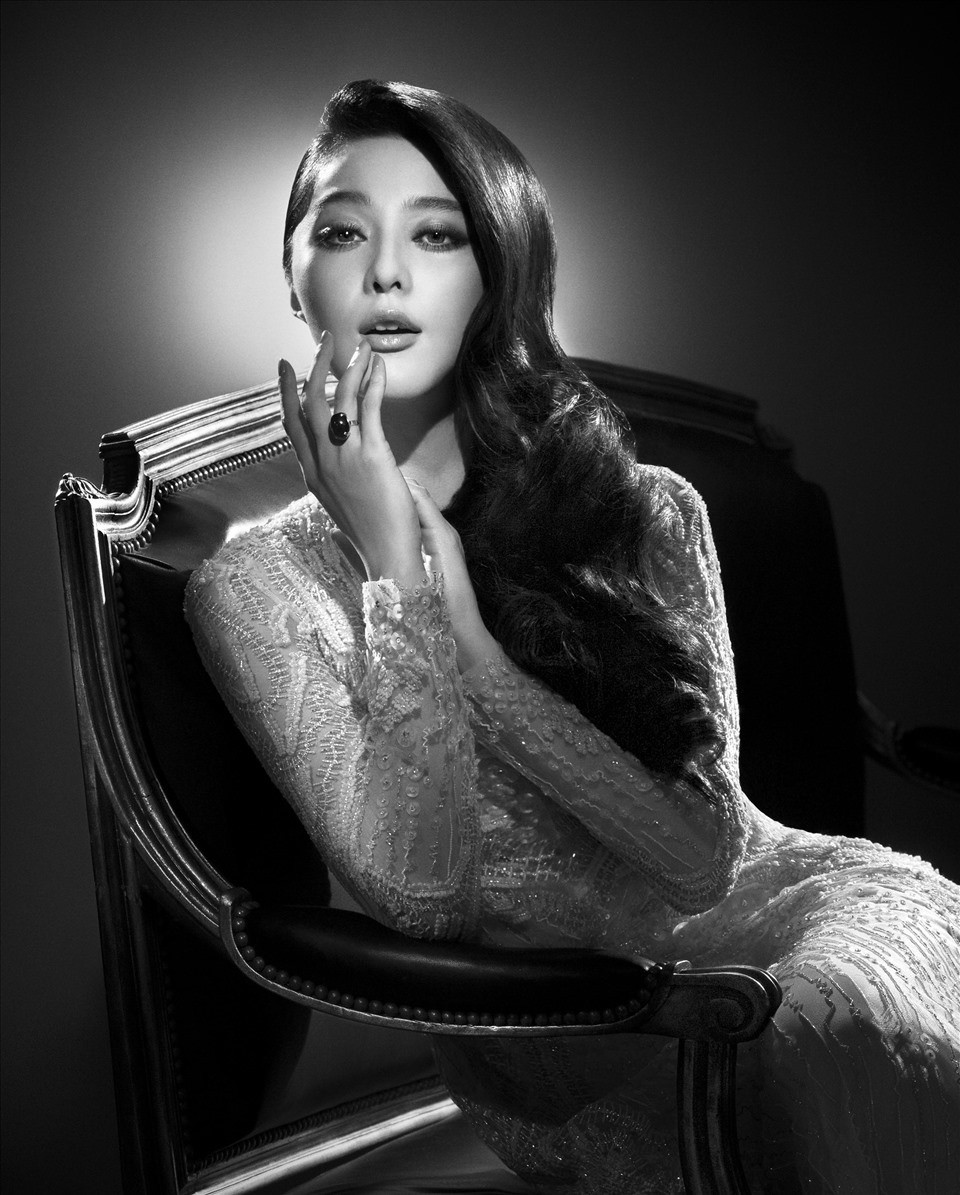 Dan nu dien vien “Hoan chau cach cach”: Nguoi dai gia, ke vuong lao ly-Hinh-4