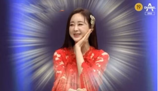 Khán giả ngượng chín mặt khi HH Hàn Quốc vô tư kể chuyện amp;#34;chăn gốiamp;#34; với chồng kém 18 tuổi - 4