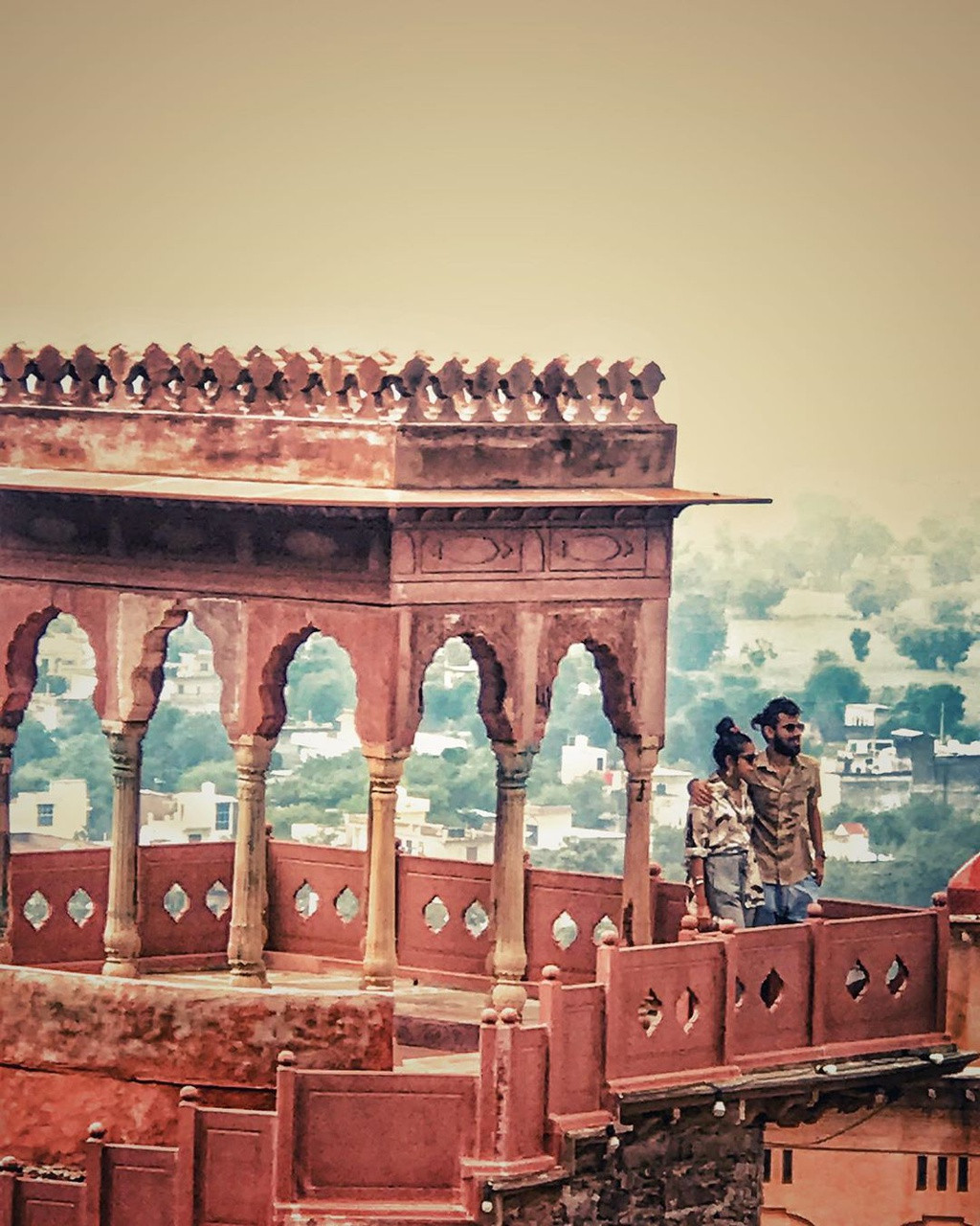 Cùng người bạn Francis Wacziarg, nhân viên ngân hàng người Pháp sau đó trở thành công dân Ấn Độ, Nath khởi động "phong trào Neemrana" trong ngành khách sạn Ấn Độ vào đầu thập niên 90.