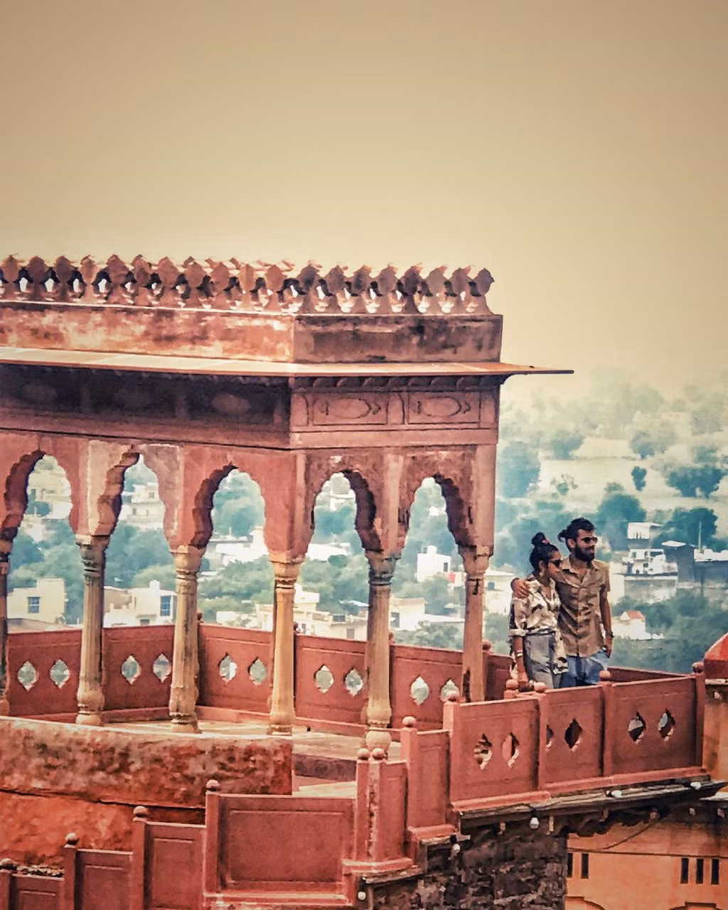 Cùng người bạn Francis Wacziarg, nhân viên ngân hàng người Pháp sau đó trở thành công dân Ấn Độ, Nath khởi động "phong trào Neemrana" trong ngành khách sạn Ấn Độ vào đầu thập niên 90.