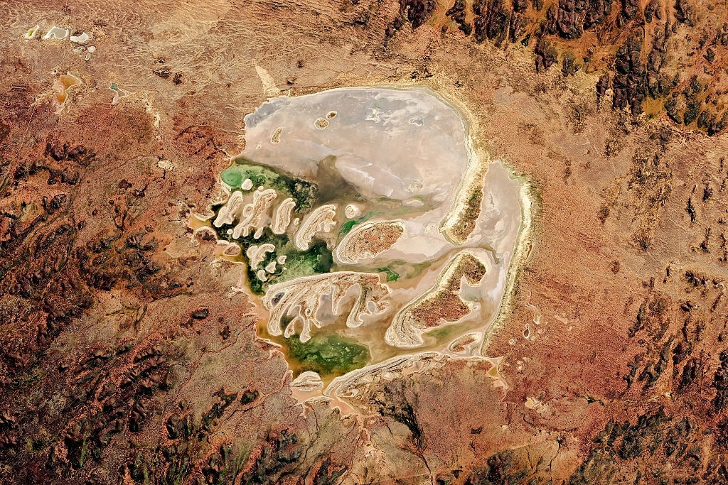  Hồ Acraman (Australia): Khoảng 580 triệu năm trước, một thiên thạch đường kính 4,6 km đã va vào Trái Đất vào tạo nên hồ Acraman. Ảnh: Getty.