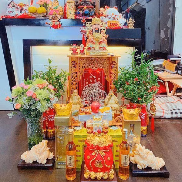 Tai sao phai thap nhang 100 ngay sau khi dat ban tho Than Tai?