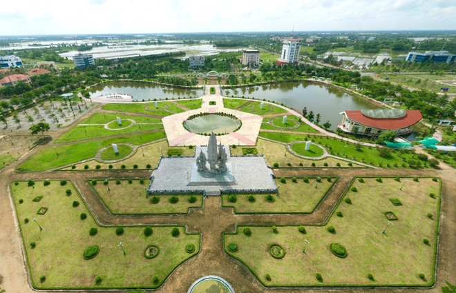 Ngoài huyện Châu Thành A, Hậu Giang hiện có 2 thành phố là Vị Thanh và Ngã Bảy, 1 thị xã là Long Mỹ, cùng 4 huyện: Vị Thủy, Phụng Hiệp, Châu Thành, Long Mỹ (trùng tên thị xã). Ảnh: Mekong Delta Explorer.
