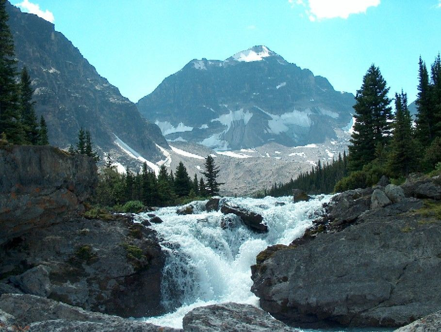  Là một phần của Vườn quốc gia Olympus: Núi Olympus thuộc Vườn quốc gia Olympus, nơi được công nhận là vườn quốc gia đầu tiên của Hy Lạp vào năm 1938. Vườn quốc gia này có mục đích bảo tồn vĩnh cửu môi trường tự nhiên của khu vực, bao gồm cả hệ thực vật, động vật hoang dã, cảnh quan thiên nhiên, cũng như các giá trị văn hóa khác của nó. Ảnh: Pinterest.