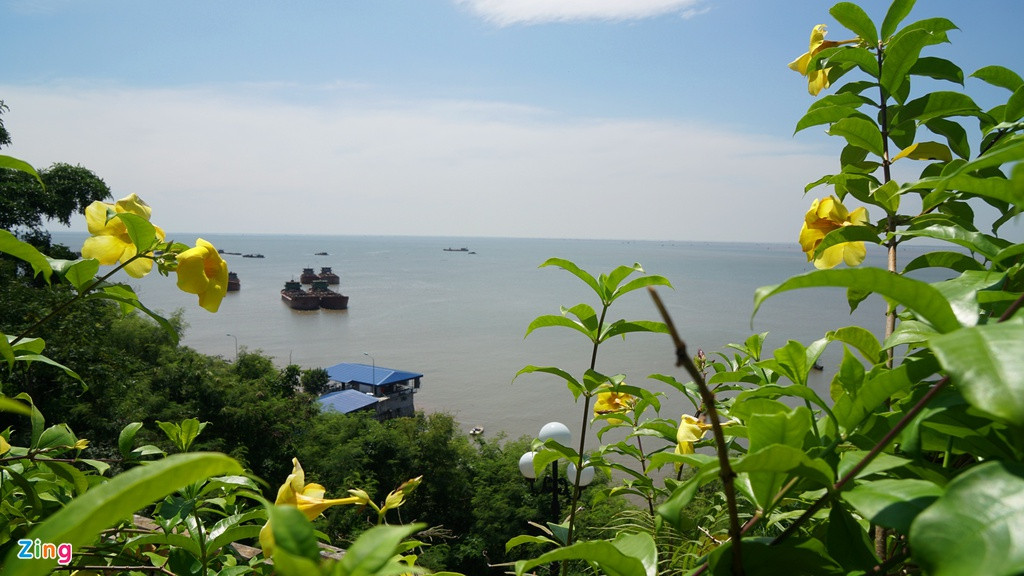 Từ vị trí của biệt thự nhìn ra biển Đồ Sơn. Mới đây, UBND TP Hải Phòng đã ban hành quyết định về việc công nhận Biệt thự Bảo Đại là điểm du lịch. Lãnh đạo TP giao Công ty Cổ phần Du lịch Đồ Sơn có trách nhiệm thực hiện việc tổ chức quản lý, khai thác, duy trì các điều kiện, phát triển điểm du lịch theo quy định.