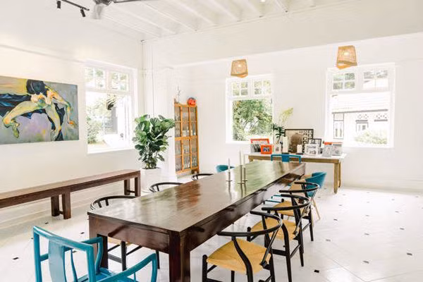 2 sao nu lay chong Tay don ve biet thu trieu do-Hinh-5