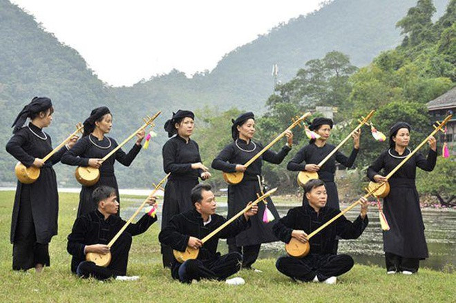 Theo Cổng thông tin điện tử của tỉnh, Cao Bằng là địa bàn cư trú của nhiều đồng bào dân tộc thiểu số như Tày, Nùng, Dao, H’Mông, Sán Chay… Trong đó, người Tày chiếm tỷ lệ đông nhất với hơn 41% dân số toàn tỉnh.