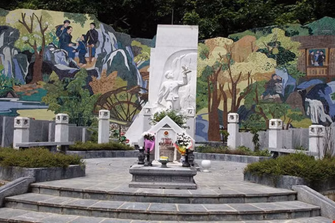 Xã Trường Hà, huyện Hà Quảng, tỉnh Cao Bằng là quê hương của Kim Đồng. Anh là đội trưởng đầu tiên của Đội Thiếu niên Tiền phong Hồ Chí Minh.