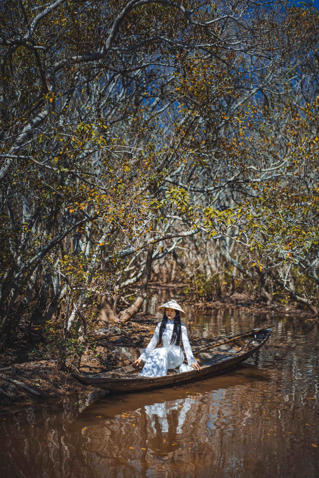 Ngoài ra, bạn cũng có thể cầu bình an ở ngôi miếu cổ thờ bà Đức Thánh Mẫu.