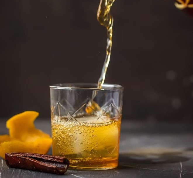 Barbados là nơi để bạn thưởng thức các loại rượu rum ngon nhất thế giới với hơn 1.500 cửa hàng, hàng trăm viện bảo tàng, nhà máy về đồ uống này. Trong đó, Mount Gay là nhà máy sản xuất rượu rum lâu đời nhất thế giới. Ảnh: Pinterest.