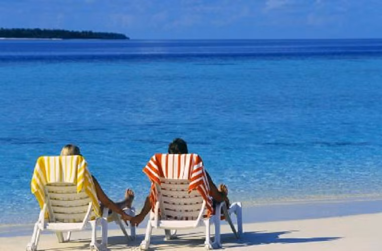 Ông này đã dùng những lời đường mật với chị H (ngụ ấp Tân Bình, Tân Trụ) rằng, đang sống ly thân với vợ và chờ ly hôn hứa sẽ cưới chị nên hai người tổ chức đi du lịch ở Mũi Né. Trước đó, bác sĩ Thịnh còn có quan hệ tình cảm như vợ chồng với chị Đ.T.H.Đ, nguyên y sĩ xã Bình Tịnh. Khi cơ quan phát giác, bác sĩ Thịnh chối tội và còn có tác động để chị Đ. phải nghỉ việc. Cho đến lần thứ 2 bị phát giác, ông này mới chịu thừa nhận. Ảnh: minh họa.