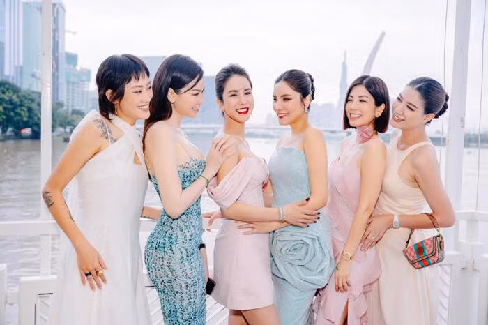 Trang Trần ủng hộ Diệp Lâm Anh: 'Chia cắt tình mẫu tử là điều ác độc nhất' Trang Tran ung ho Diep Lam Anh: 'Chia cat tinh mau tu la dieu ac doc nhat'