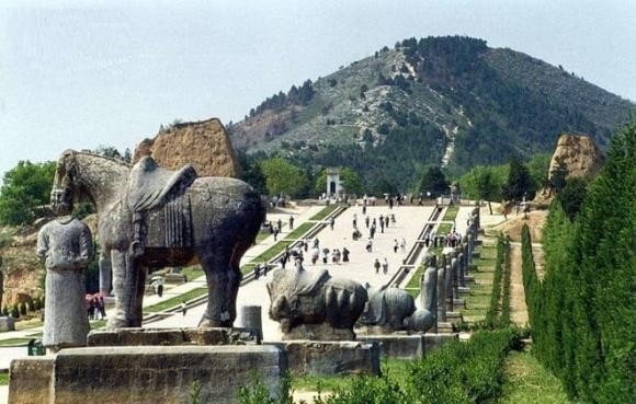 Lang mo cua Vo Tac Thien da bi danh cap bao nhieu lan?-Hinh-4