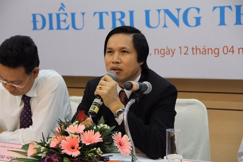 Cuối Hội thảo, TS Cao Hưng Thái, Phó cục trưởng Cục quản lý khám chữa bệnh cảm ơn các chuyên gia, các bác sĩ đã tham gia đóng góp và trao đổi ý kiến tại Hội thảo, đồng thời ông Thái mong muốn sẽ có nhiều Hội thảo về lĩnh vực này hơn nữa sẽ được tổ chức trong thời gian tới.