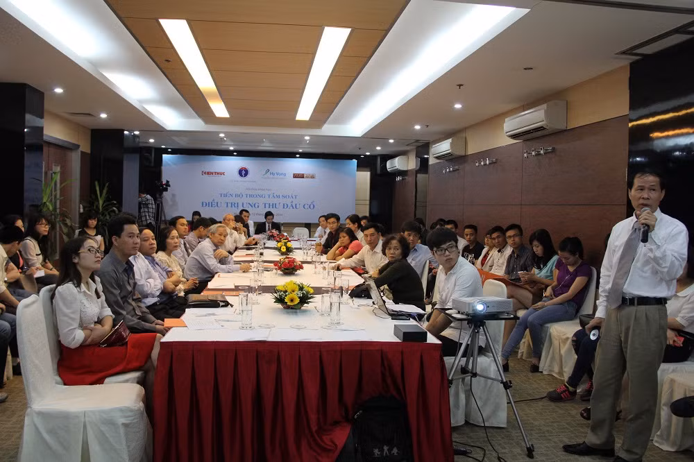 Trong đó, tham luận về vấn đề tạo lưỡi bằng vật tự do trước ngoài đùi của bác sĩ Bùi Quảng Đại (Bệnh viện FV) ...