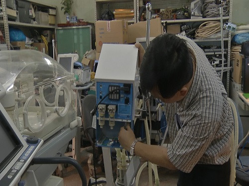 Chưa rõ các máy mà 3 bệnh viện còn lại nhận từ bộ Y tế có chung tình trạng như máy ở bệnh viện Bạch Mai hay không?