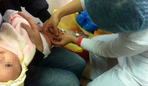 Tiêm vắc xin là biện pháp tốt nhất để phòng và chống bệnh sởi.