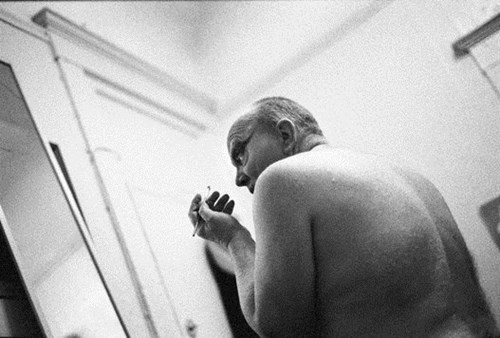 Bên cạnh đó, ông còn cho rằng "già" là một vấn đề rất lớn, về cả thể xác lẫn tinh thần, nhất là đối với "drag queen": "Lão hóa khiến hạn chế tầm nhìn. Ý định của tôi là thể hiện được trải nghiệm của những con người lớn tuổi ấy. Họ không giống tranh biếm họa nhưng phức tạp, đa chiều và đang làm việc thông qua sự bất an từ tuổi trẻ. Mặc dù vậy, Olivia, Donna và Collette cùng sở hữu một tài năng chính là phớt lờ sự phán xét của kẻ khác và sống thật với chính mình. Điều đó thật sự truyền cảm hứng".