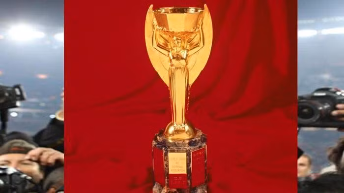 Ban đầu, do muốn giữ kín thông tin, Thanh tra thám tử Bill Little làm một cuộc điều tra nội bộ, lấy lời khai của những người trong tòa nhà hoặc bất kỳ ai trông thấy dấu hiệu khả nghi.