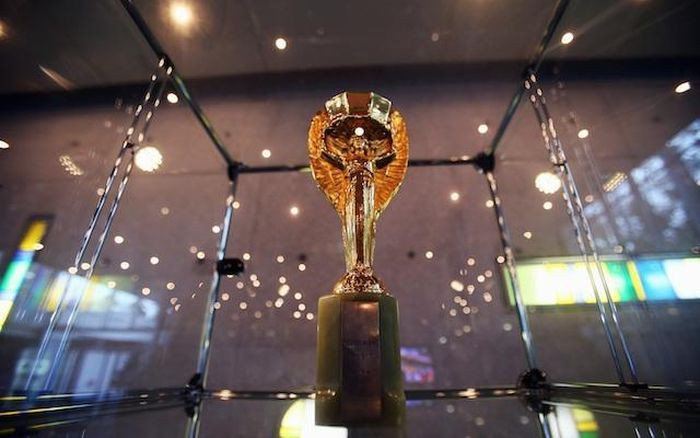 Nó được đặt trưng bày trong tủ kính chống tên lửa, tại trụ sở của Liên đoàn Bóng đá Brazil ở Rio de Janeiro.