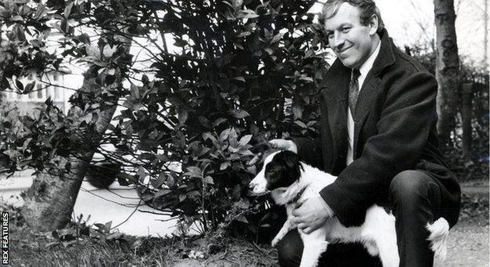 "Khi ấy, Quân đội cộng hòa Ailen (IRA) còn hoạt động, thoạt đầu tôi cứ nghĩ là bom. Sau đó, tôi tò mò mở ra thì vô cùng bất ngờ. Tôi vội vã về nhà thông báo với vợ rằng mình tìm thấy cúp World Cup", ông David nhớ lại.