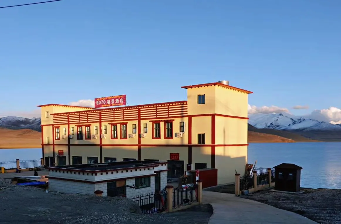 Một điểm đặc biệt tại Tuiwa là tuổi thọ người dân rất thấp - chỉ khoảng 40 tuổi. Áp lực môi trường, điều kiện chăm sóc y tế lạc hậu khiến dân làng gặp nhiều vấn đề sức khỏe. Ảnh: Trip.