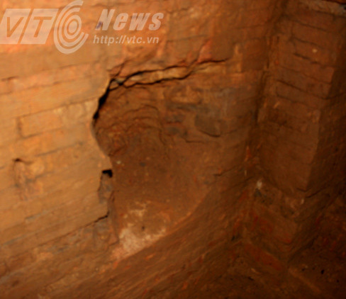 Dấu vết một vụ đào bới.