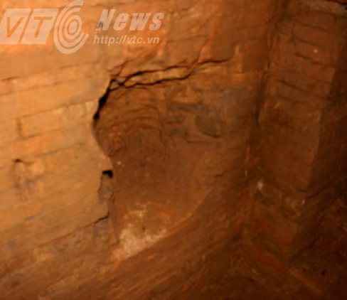 Dấu vết một vụ đào bới.