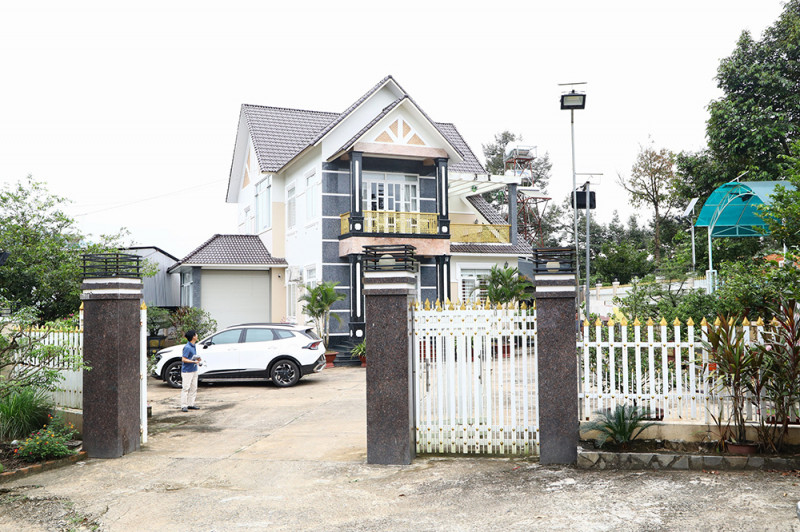 Kinh ngạc với những nông dân ở “xứ sầu” về mức độ giàu có - Hình 2 Kinh ngac voi nhung nong dan o “xu sau” ve muc do giau co-Hinh-2