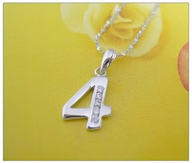 Số không may mắn: Số 4 cực kỳ kém may mắn. Nó được cho là “số tử” bởi trong tiếng Trung Quốc, số 4 phát âm giống như chữ “tử”. Tuy nhiên, đối với một số người, số 4 lại mang cho họ may mắn.