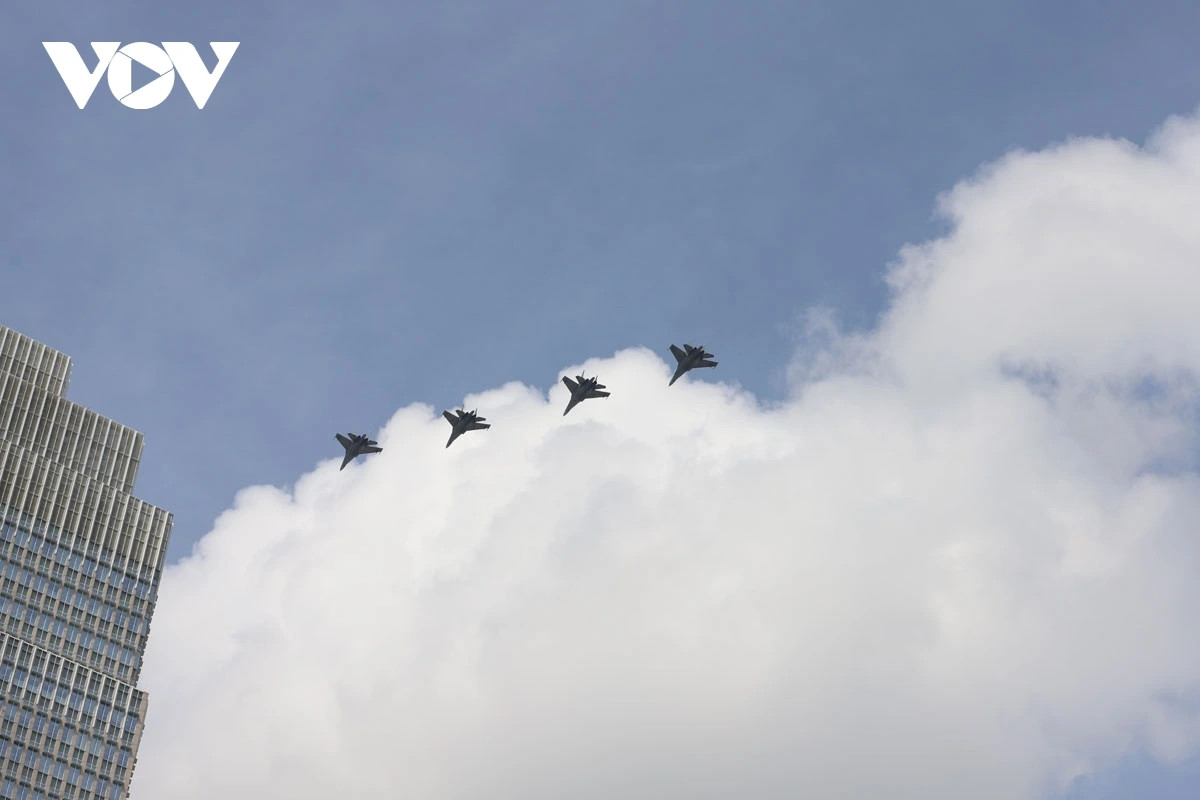 Các biên đội máy bay tiếp tục có buổi tập luyện trước thềm lễ kỷ niệm 30/4 tại TP.HCM