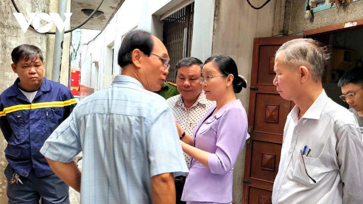 Hiện trường vụ cháy nhà trong đêm tại Tiền Giang, 4 người tử vong - Hình 3 Hien truong vu chay nha trong dem tai Tien Giang, 4 nguoi tu vong-Hinh-3