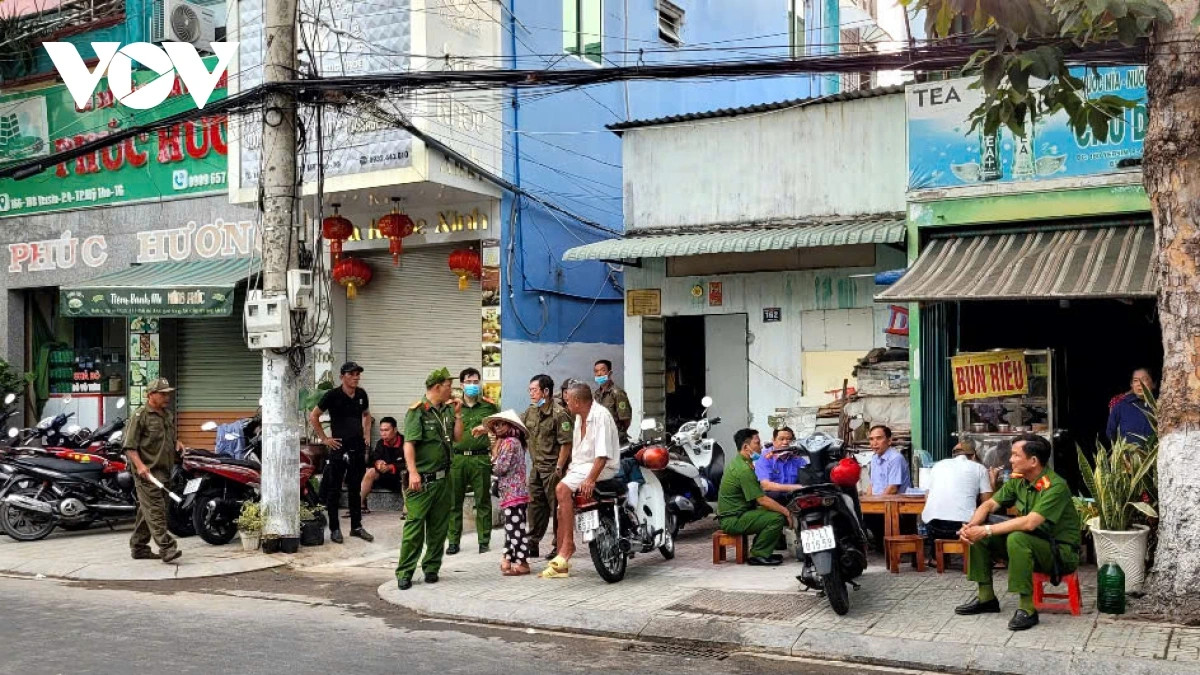 Hiện trường vụ cháy nhà trong đêm tại Tiền Giang, 4 người tử vong - Hình 2 Hien truong vu chay nha trong dem tai Tien Giang, 4 nguoi tu vong-Hinh-2