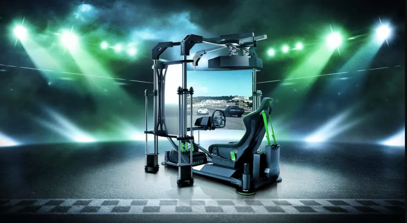 Trình mô phỏng Eracing của Razr là một chiếc ghế đua cao cấp và được xây dựng trên từng trường hợp để đua esports. Thiết bị kết hợp ghế đua thủy lực, màn hình chiếu và bánh xe chơi game cao cấp.