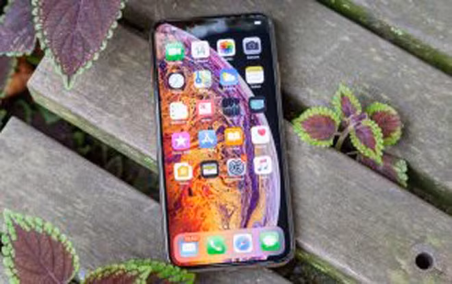 Apple iPhone Xs là sự kết hợp tinh tế giữa iPhone X và Xs Max gặt hái được nhiều thành công nhờ cải thiện đáng kể về ảnh và hiệu suất.