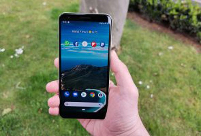 Pixel 3a XL cung cấp những bức ảnh rõ nét, màu sắc gần như hoàn hảo nhưng lại thiếu cổng SD và bộ xử lý chưa thực sự mạnh mẽ.