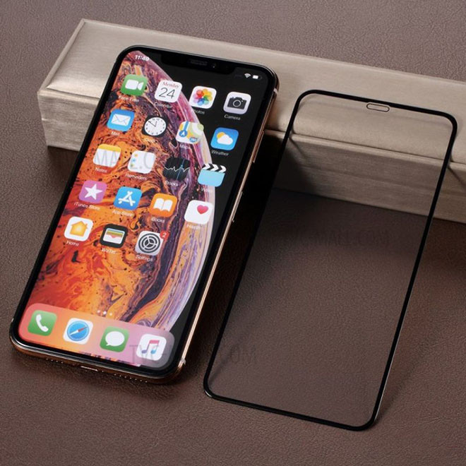 Nen dan man hinh bang film hay kinh cuong luc cho iPhone moi?