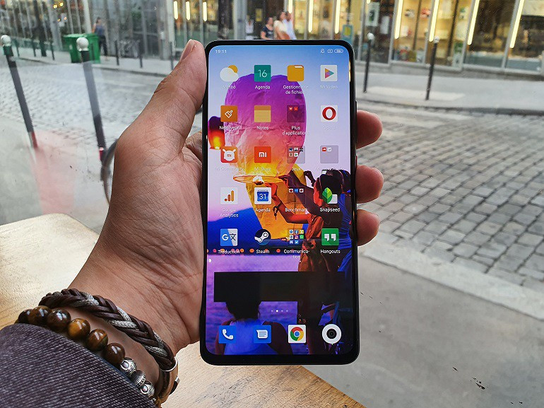 Xiaomi Mi 9T Pro được trang bị chip Snapdragon 855 là điện thoại thông minh chất lượng được bán với giá cực cạnh tranh nhờ màn hình AMOLED không viền, hiệu suất mạnh mẽ và tuổi thọ pin rất cao.