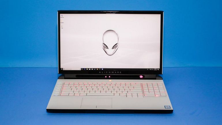 Ngoài hệ thống làm mát tuyệt vời cao cấp, Alienware Area-51m còn cung cấp nhiều tính năng nhờ chip Core i mới nhất của Intel và các chip đồ họa Nvidia RTU mới.
