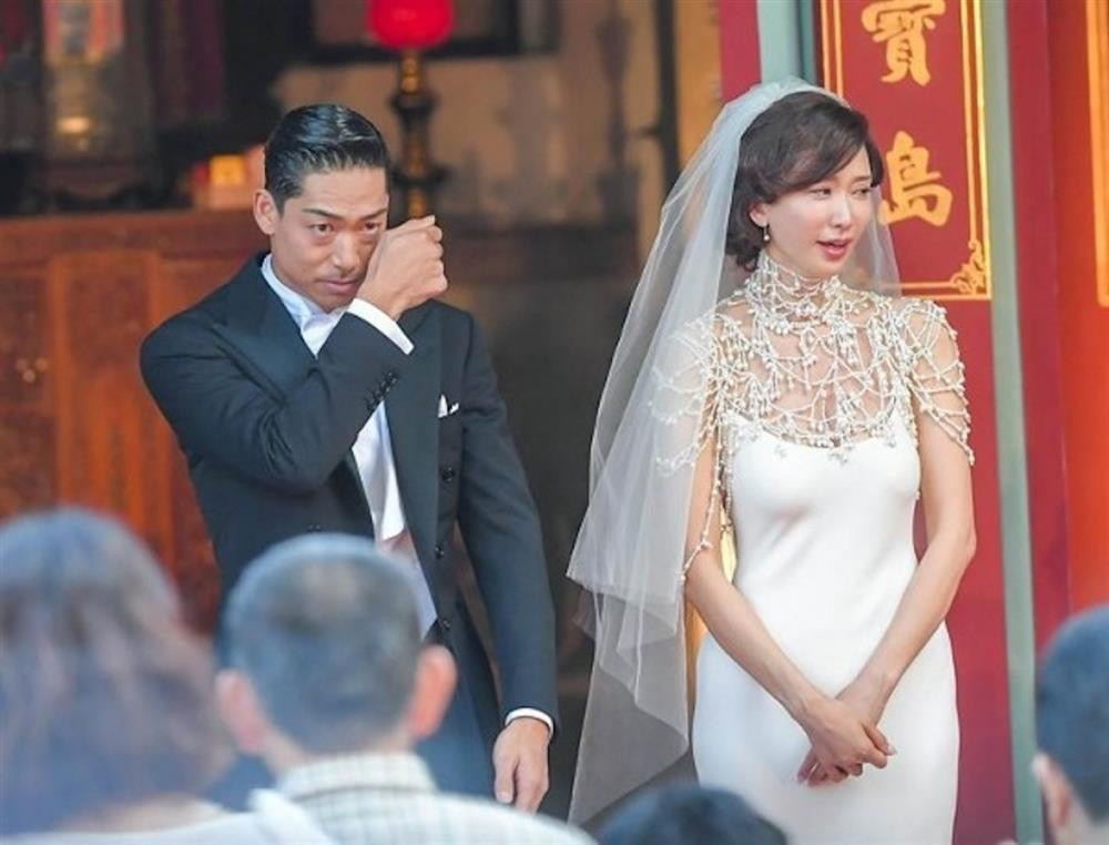 Trái ngọt tình yêu của Lâm Chí Linh bên chồng kém 7 tuổi - Hình 3 Trai ngot tinh yeu cua Lam Chi Linh ben chong kem 7 tuoi-Hinh-3
